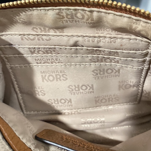 Michael Kors jet set leather wristlet - Picture 9 of 9